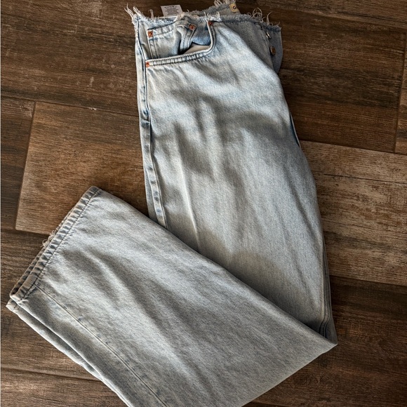 GRLFRND Light Blue Straight Leg Jeans
Jordan low rise frayed waist bf jeans - Picture 5 of 5